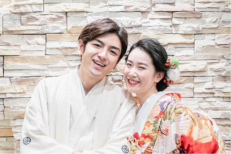 新郎新婦二人の写真